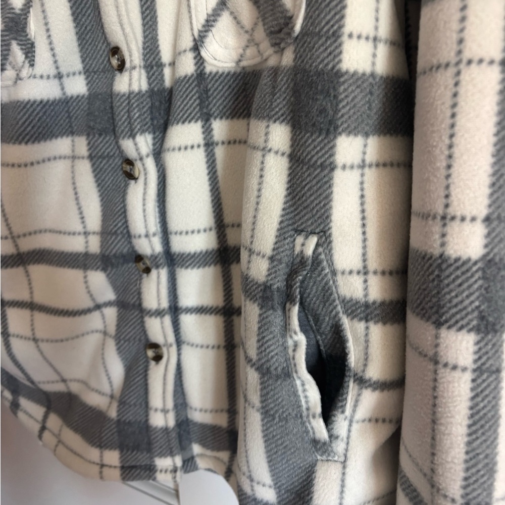 Gray Cream Plaid Shacket Size Medium | Cascade Collective Cozy Jacket - Picture 7 of 8